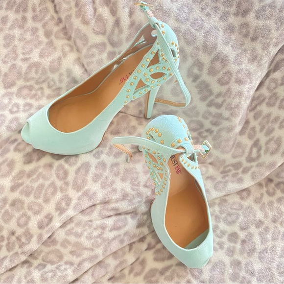 Light blue stilettos 👠 - Picture 2 of 5